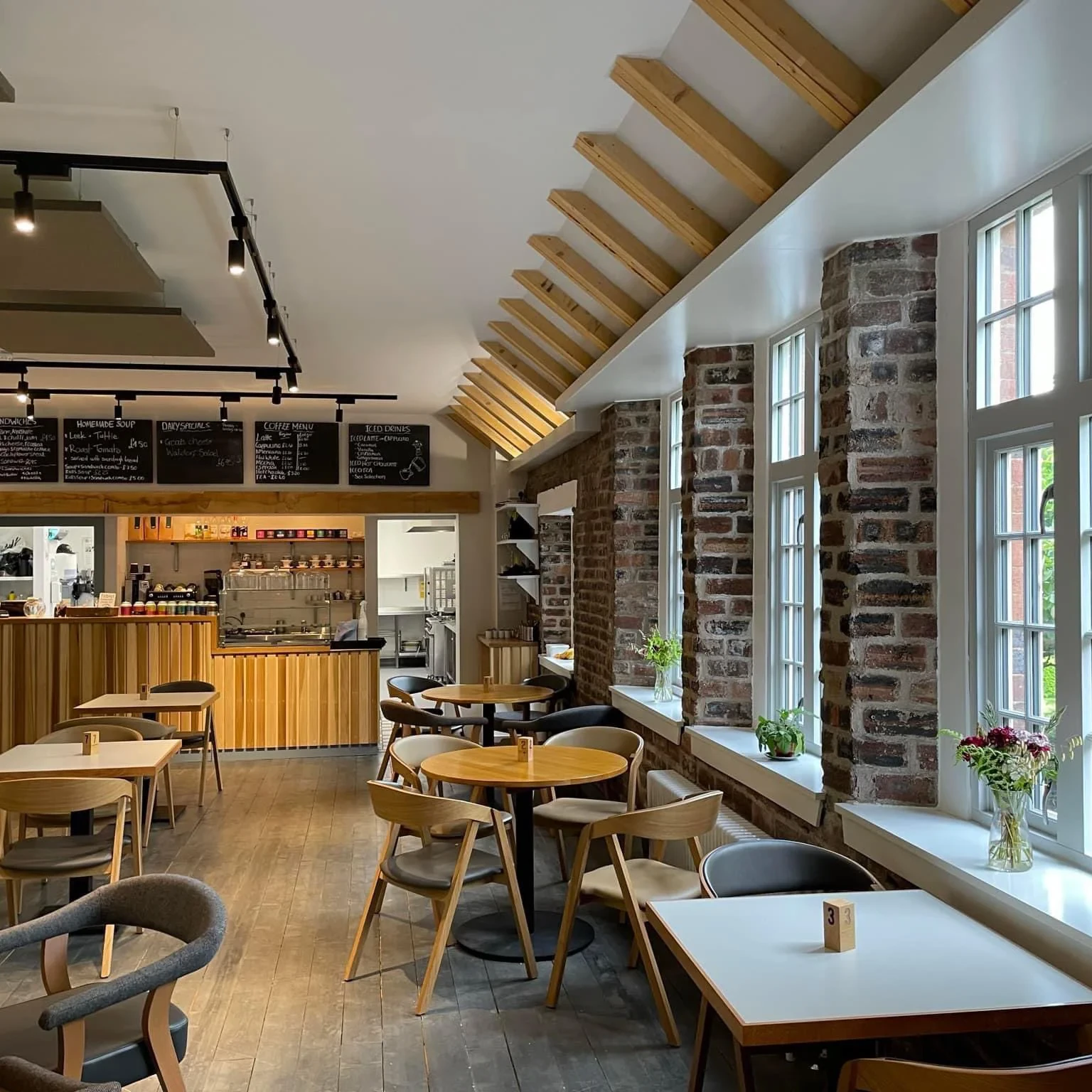 613672460_1339340338219394_5394715069544099406_n 1 613672460 1339340338219394 5394715069544099406 n uai